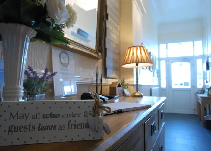 Hen Dy Bed & Breakfast Llandudno