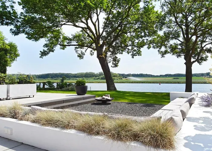Het Raadhuys - design B&B