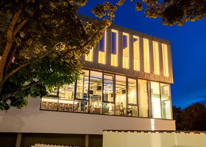 Schwan Und Post Business Quarters
