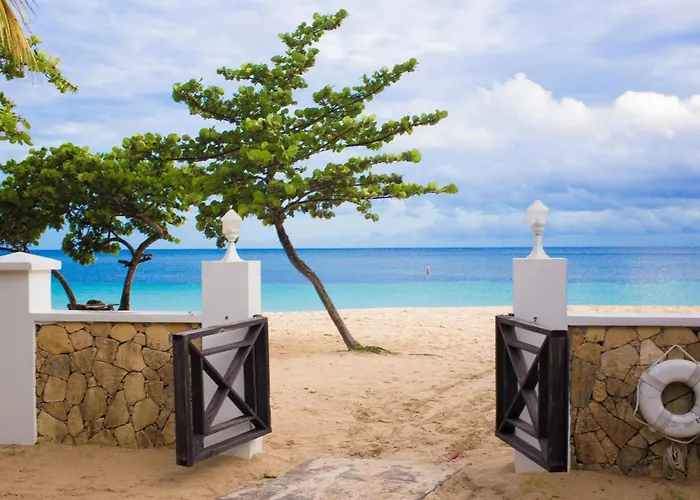 Coyaba Beach
