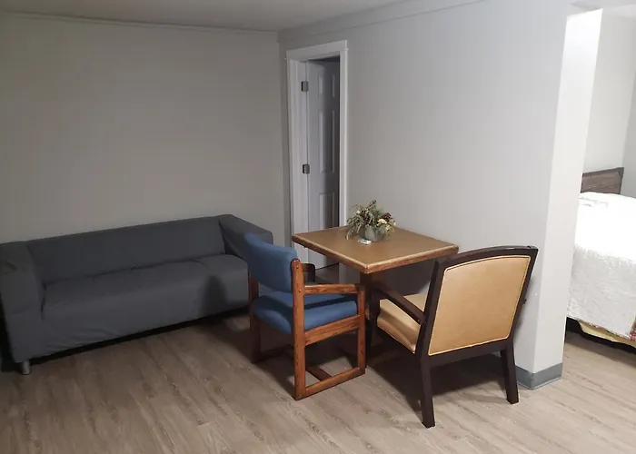 Parkrose Inn And Suites
